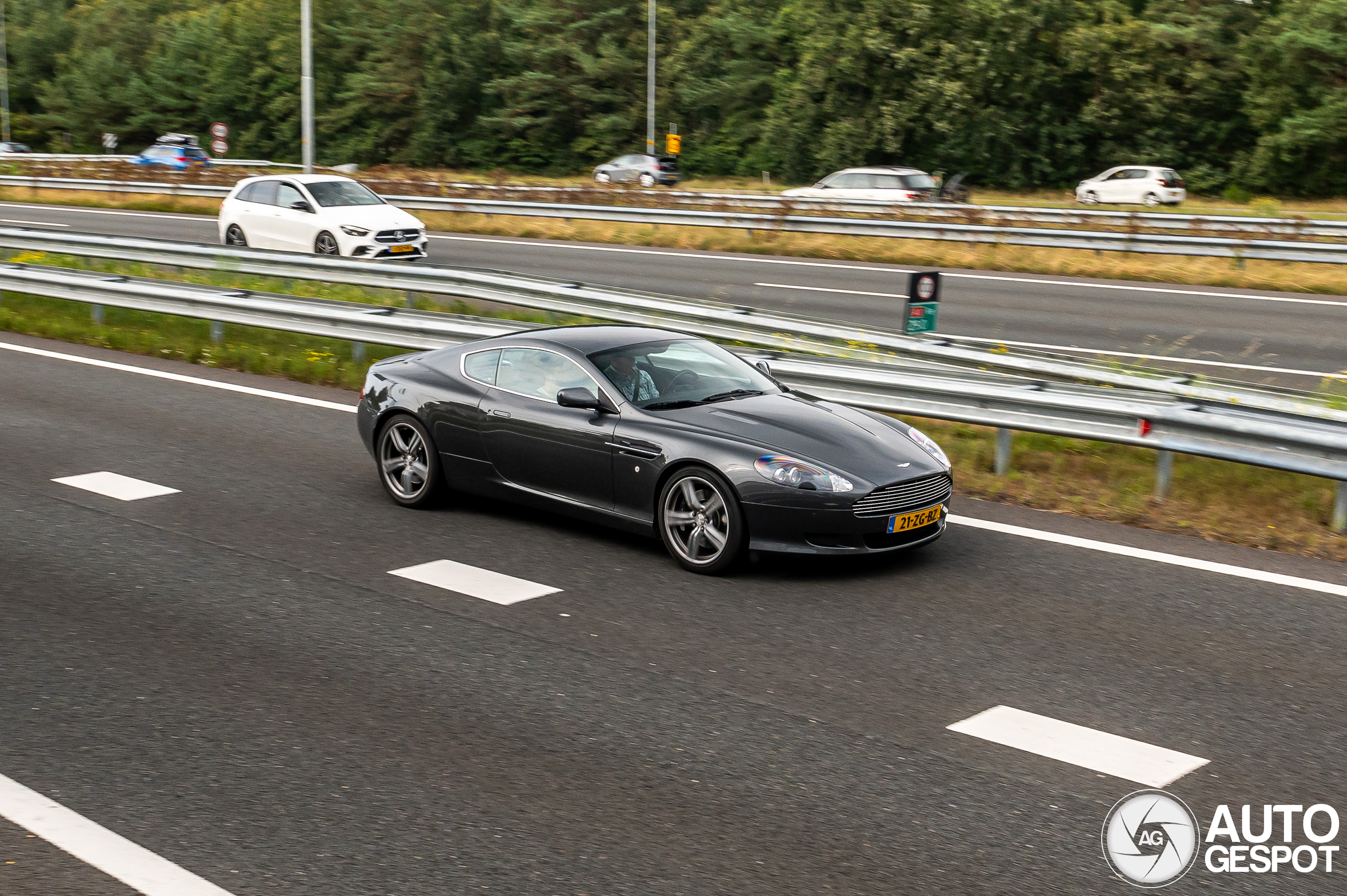 Aston Martin DB9