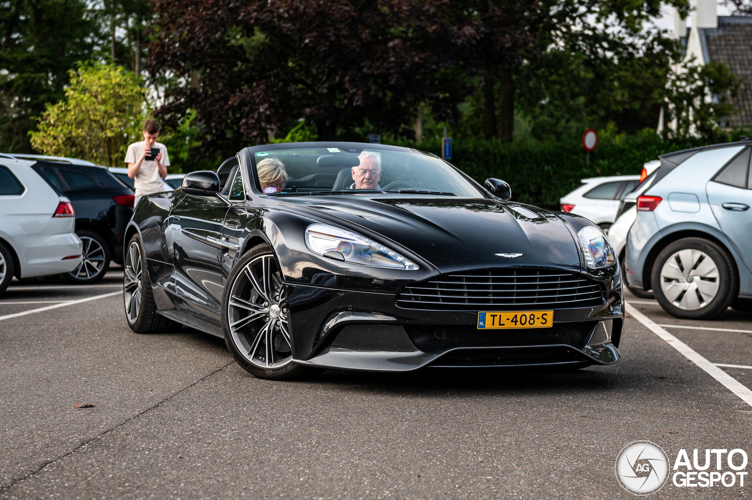 Aston Martin Vanquish Volante 2015 Carbon Black Edition