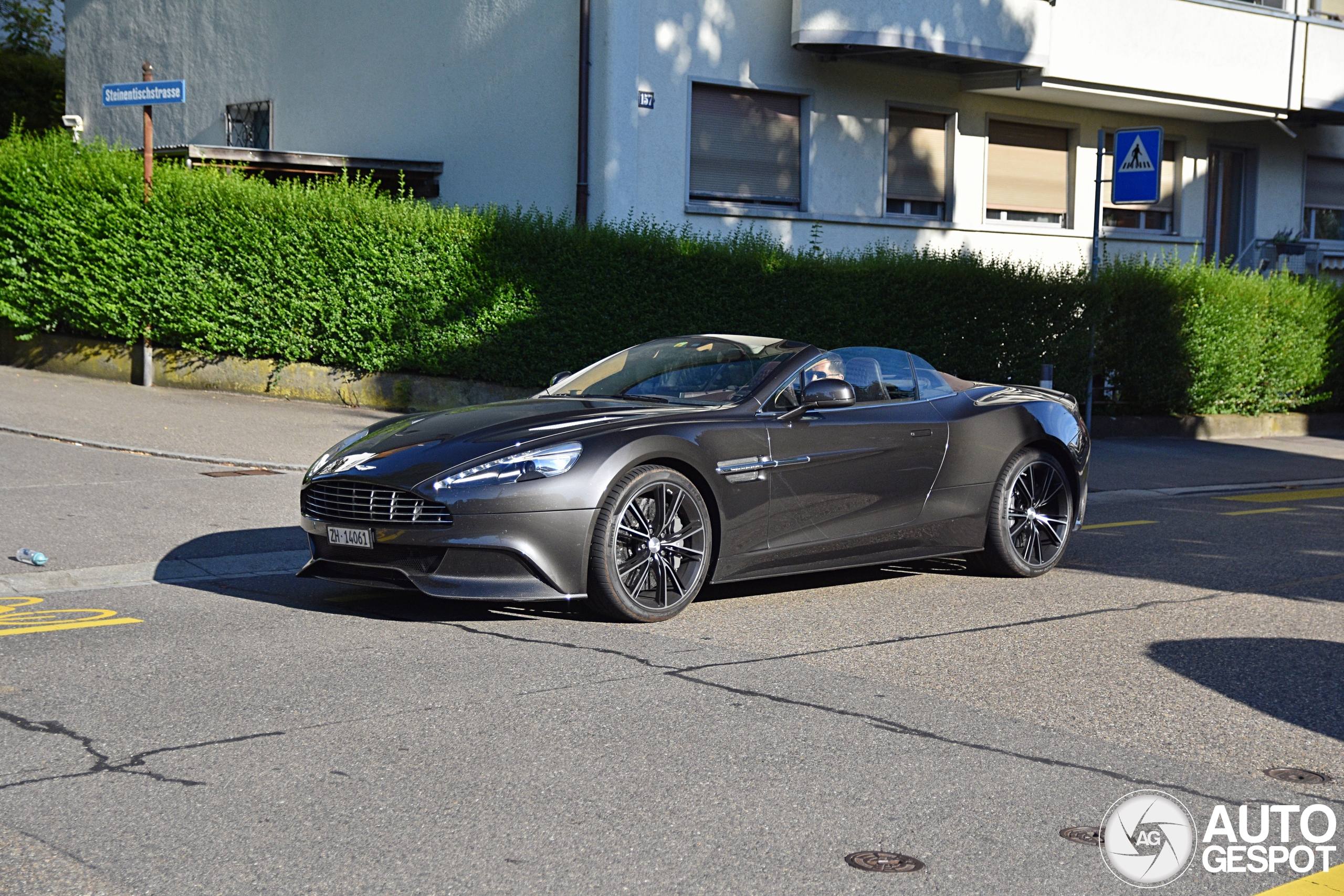 Aston Martin Vanquish Volante