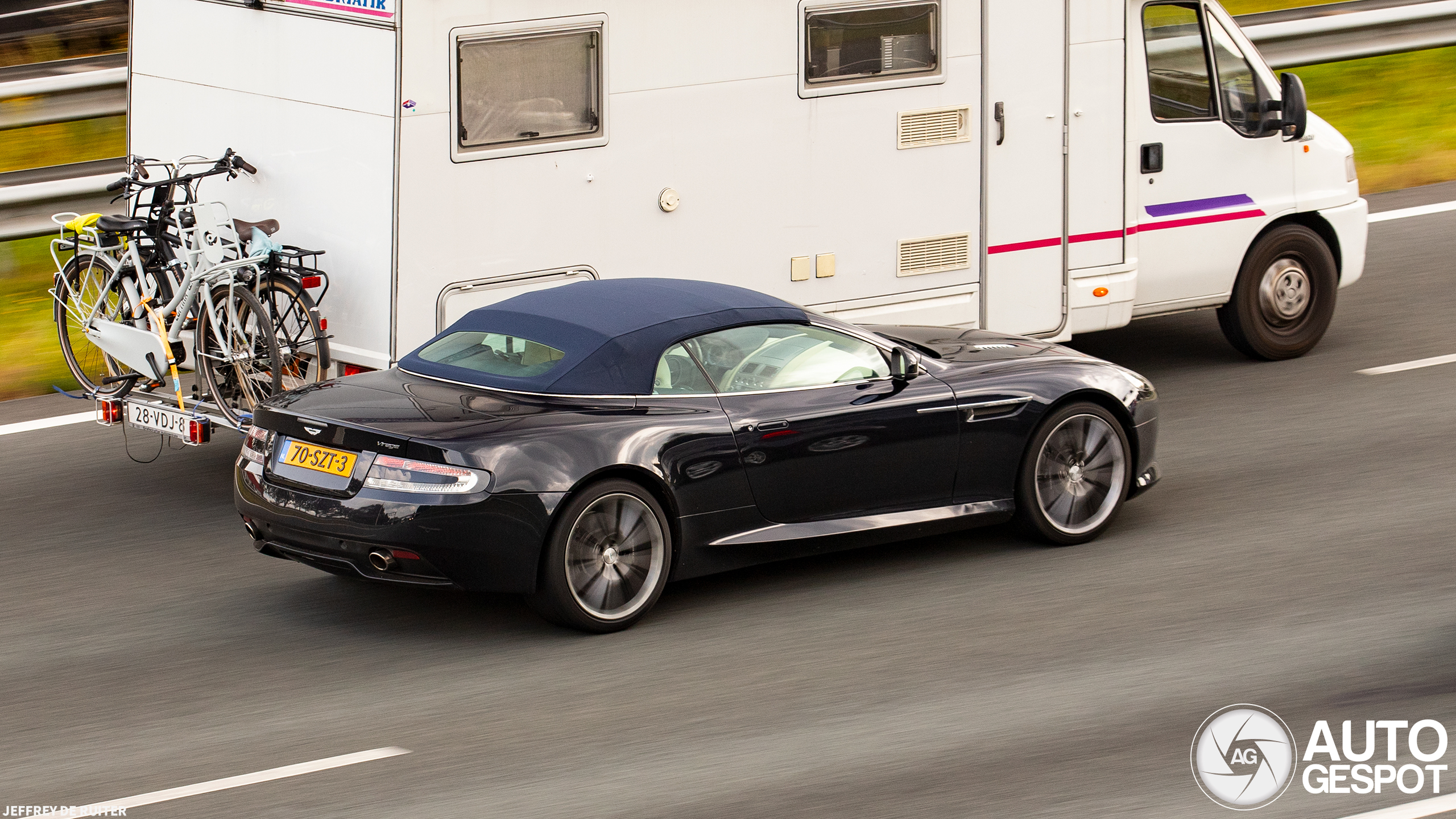 Aston Martin Virage Volante 2011