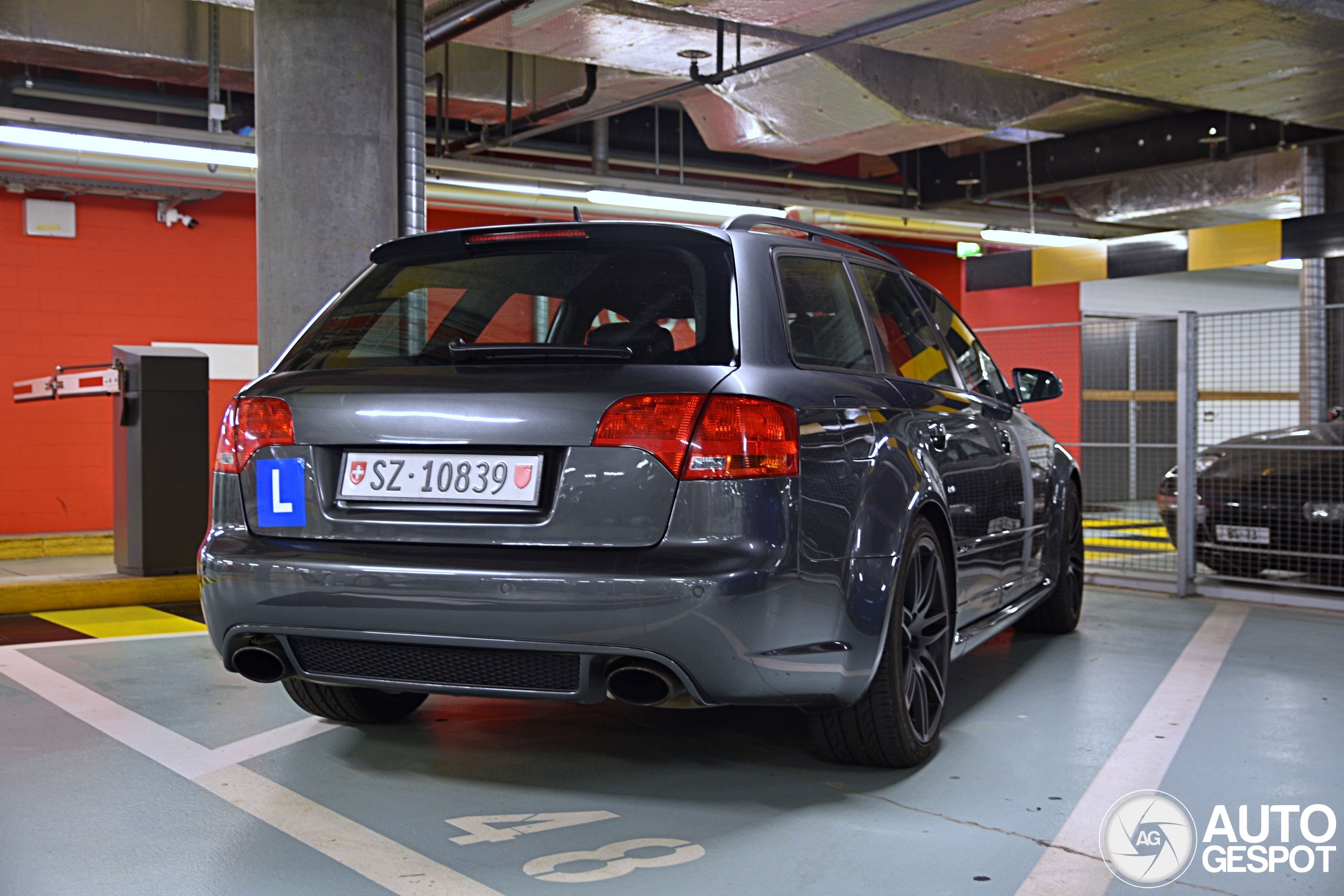 Audi RS4 Avant B7