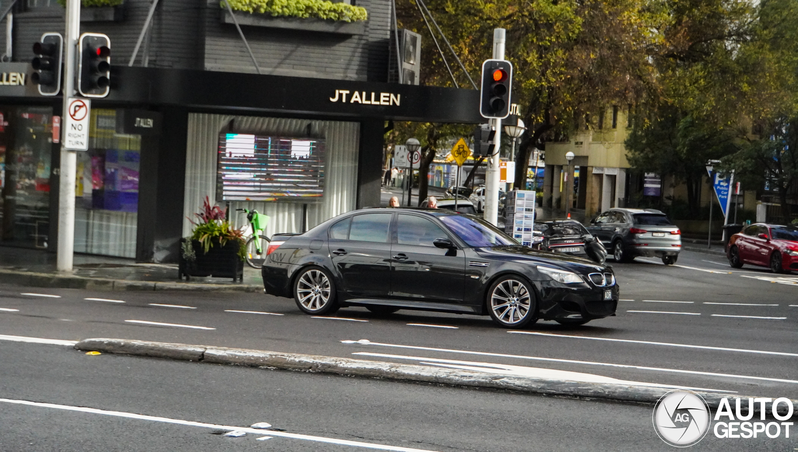 BMW M5 E60 2005