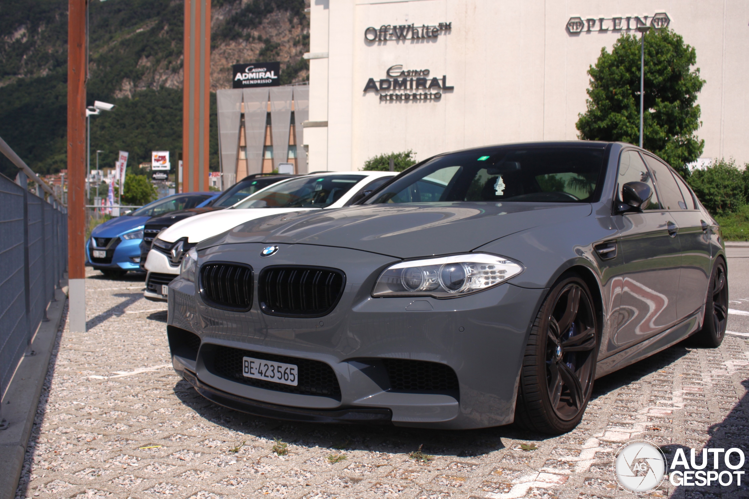 BMW M5 F10 2011