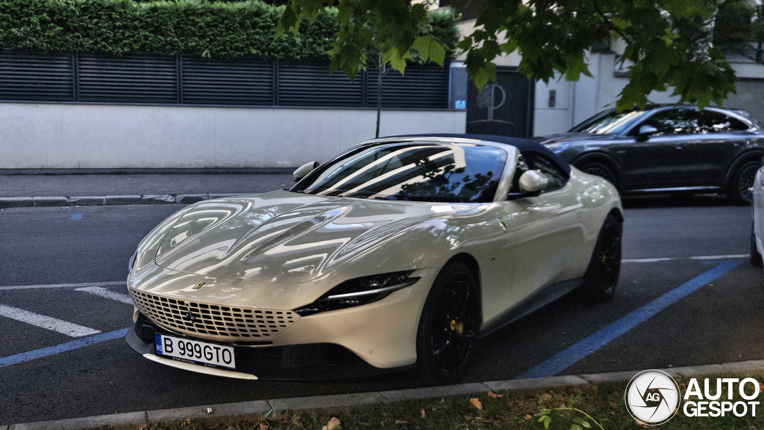 Ferrari Roma Spider