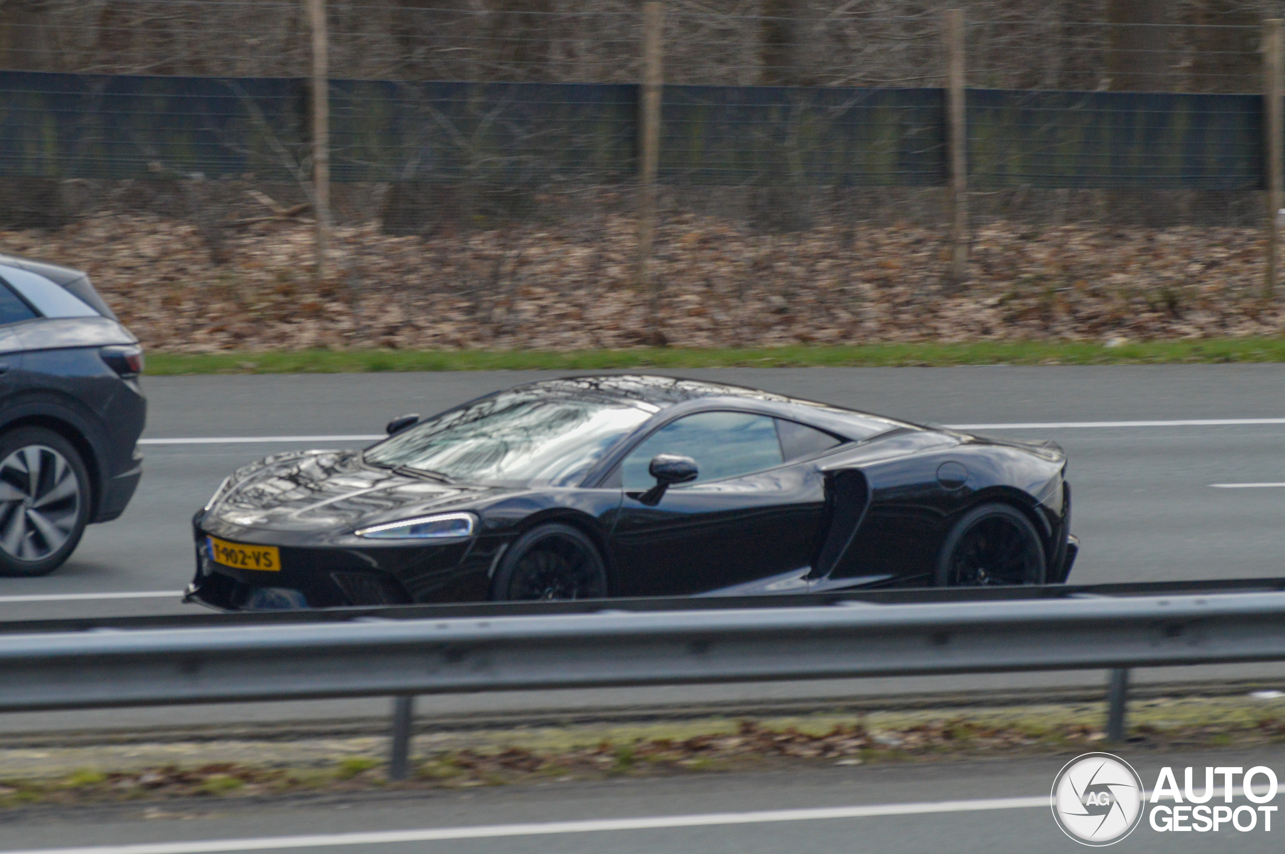 McLaren GT