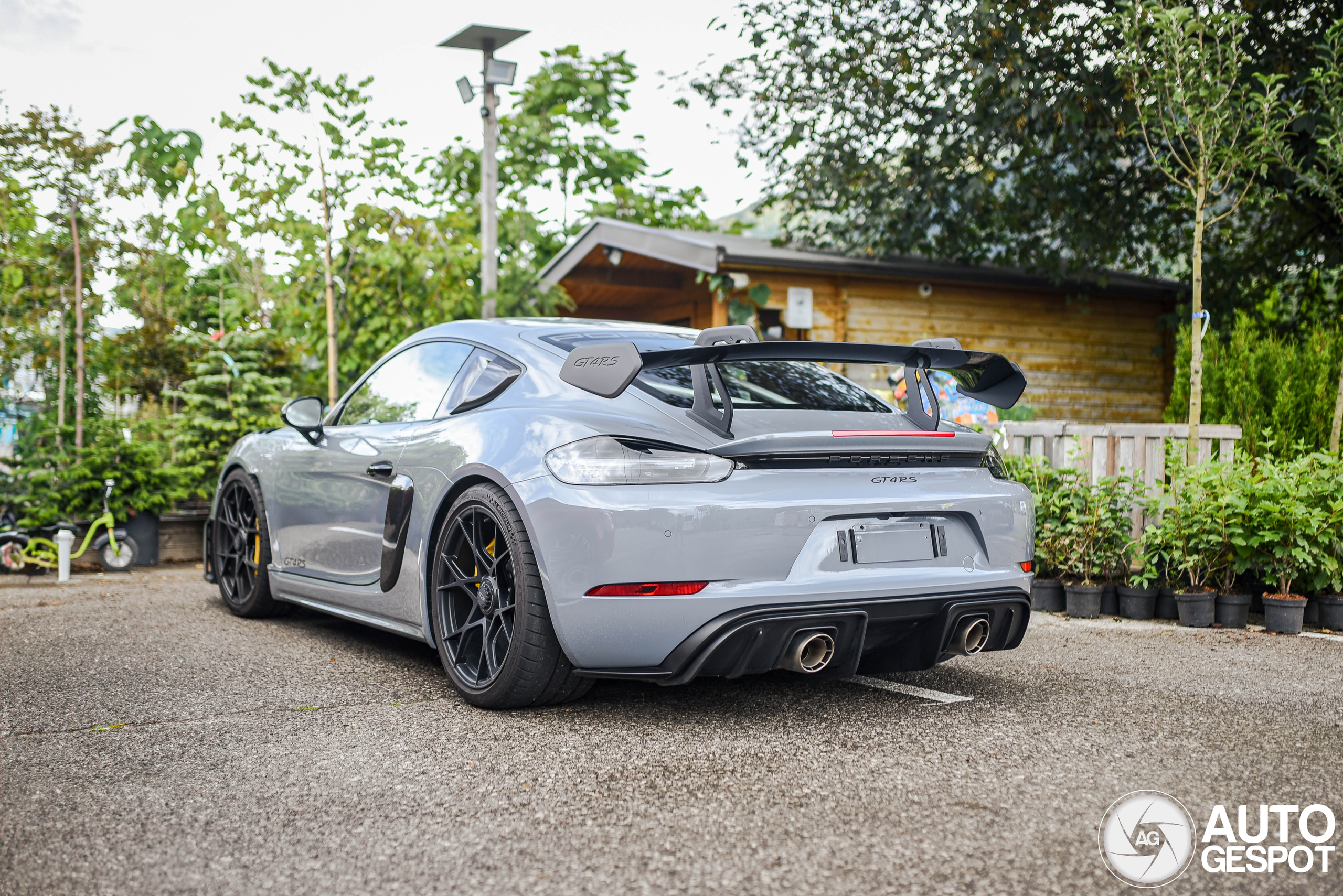 Porsche 718 Cayman GT4 RS Weissach Package