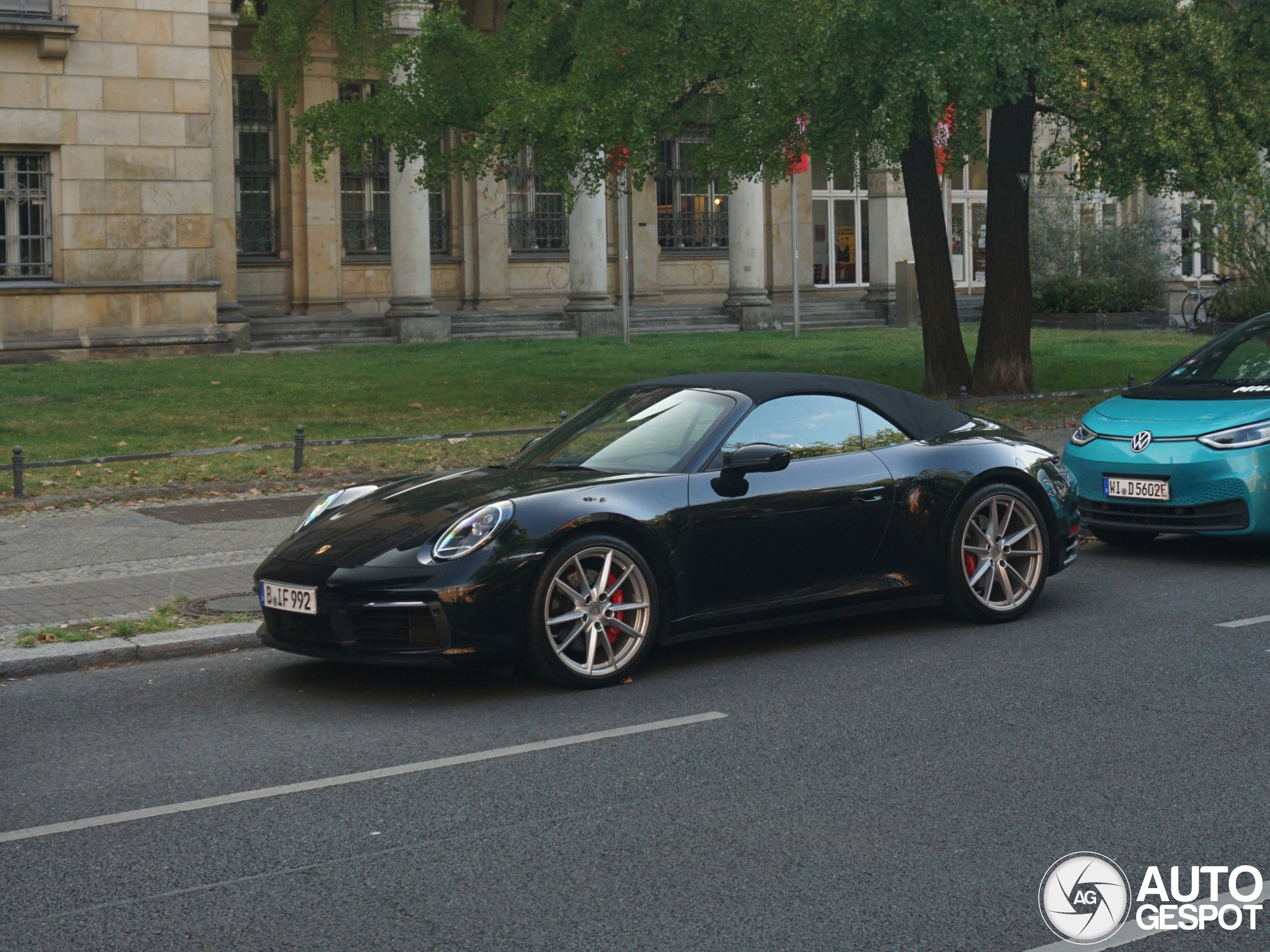 Porsche 992 Carrera 4S Cabriolet