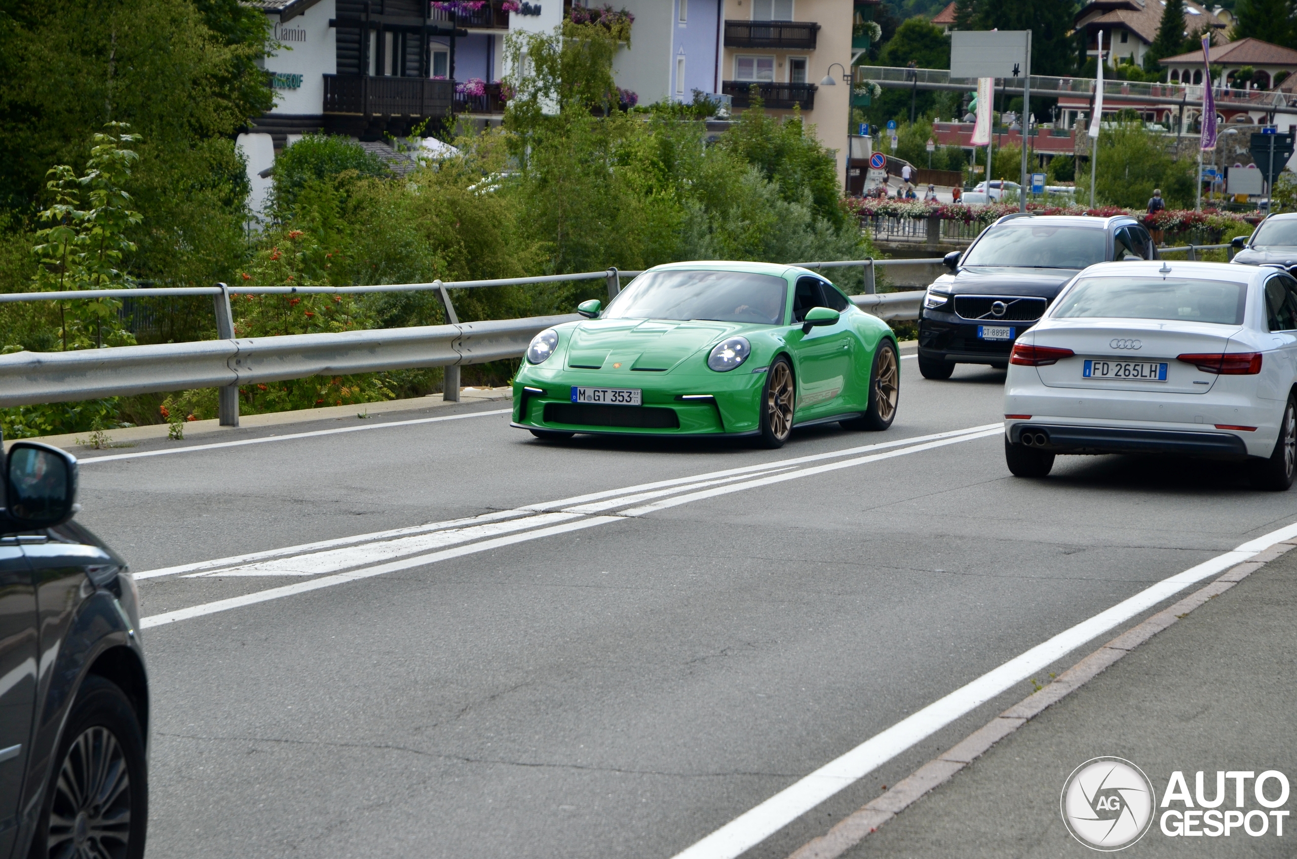 Porsche 992 GT3 Touring