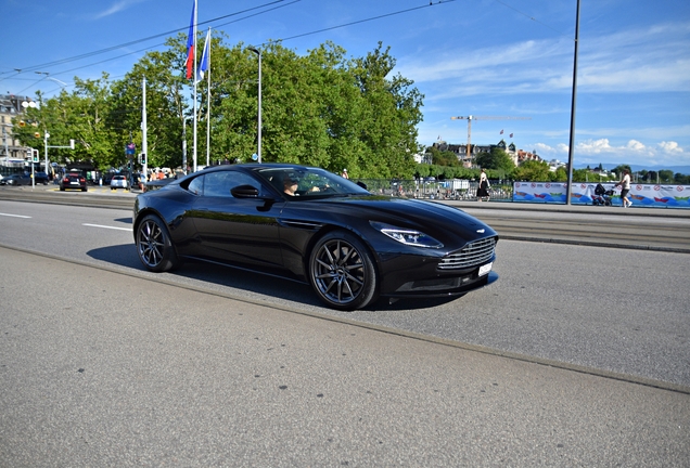 Aston Martin DB11 V8