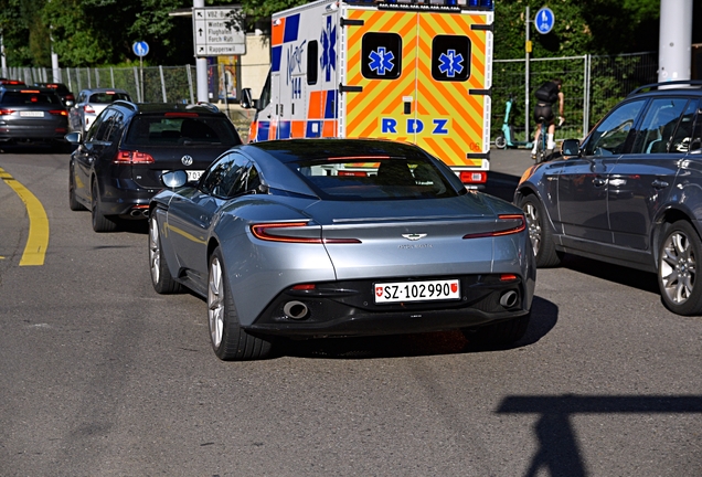 Aston Martin DB11 V8