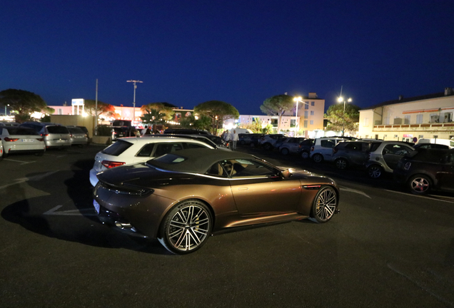 Aston Martin DB12 Volante