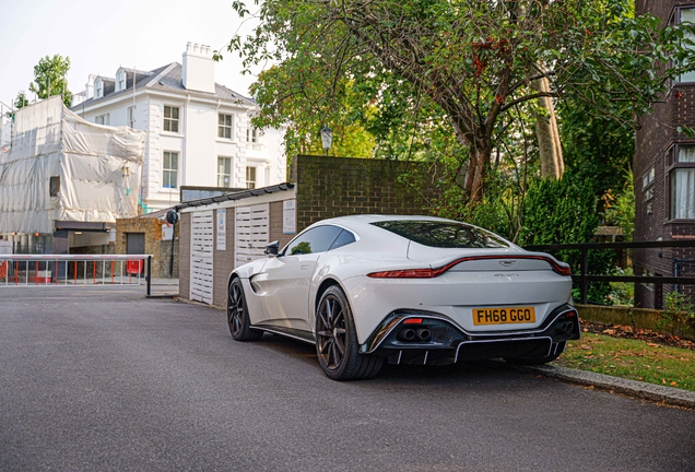 Aston Martin V8 Vantage 2018