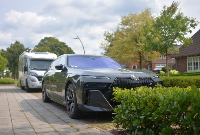 BMW M760e xDrive