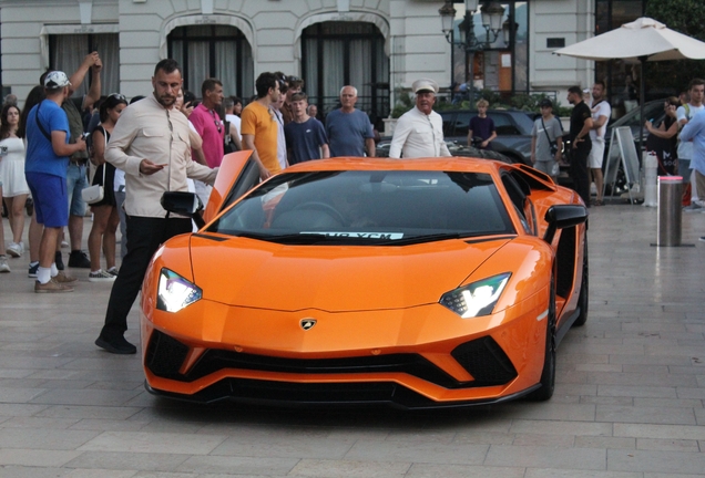 Lamborghini Aventador S LP740-4