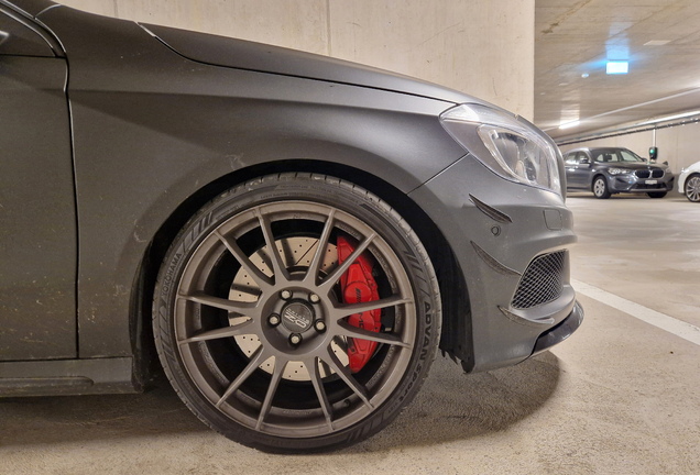 Mercedes-Benz A 45 AMG