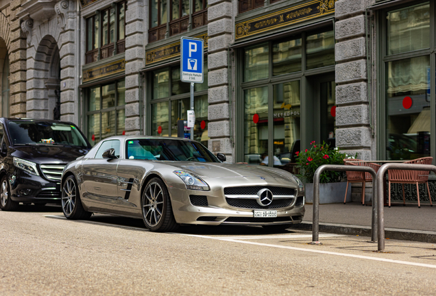 Mercedes-Benz SLS AMG