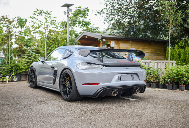 Porsche 718 Cayman GT4 RS Weissach Package