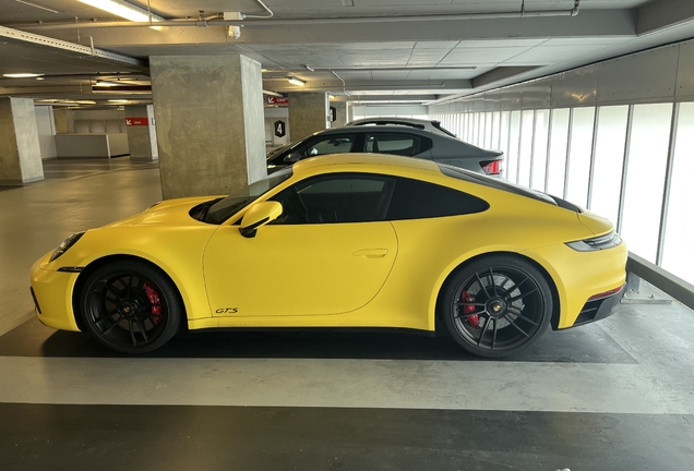 Porsche 992 Carrera 4 GTS