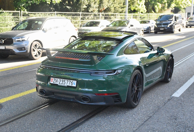 Porsche 992 Carrera 4 GTS