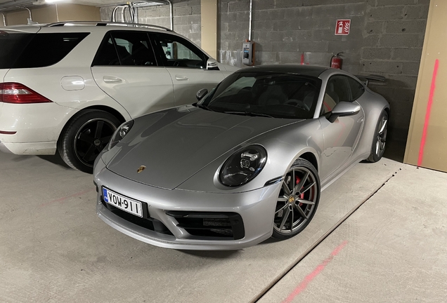 Porsche 992 Carrera 4S