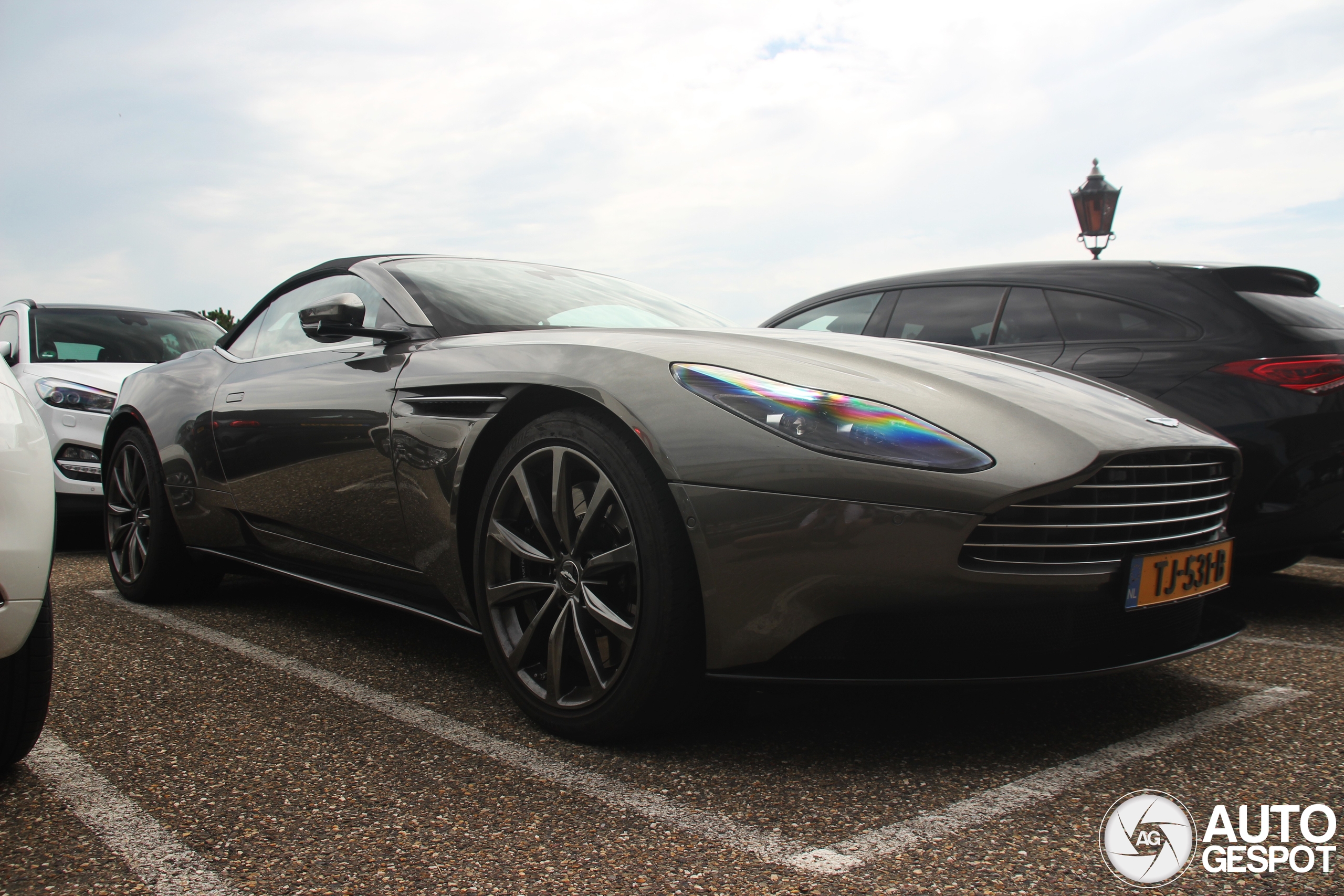 Aston Martin DB11 V8 Volante