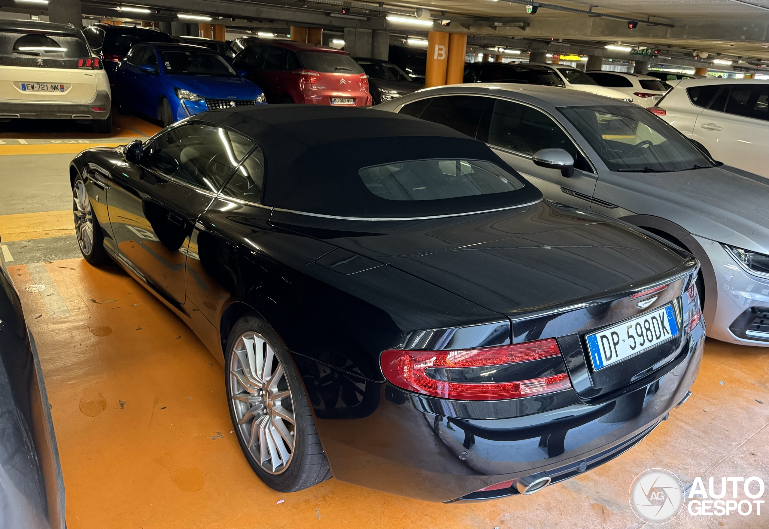 Aston Martin DB9 Volante