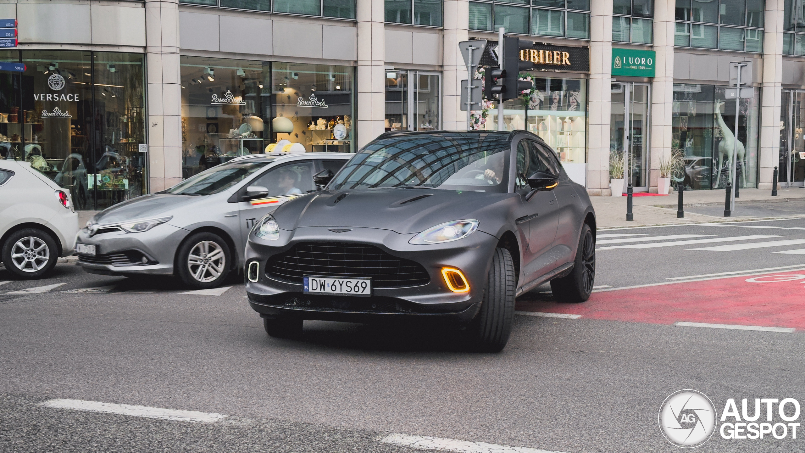 Aston Martin DBX