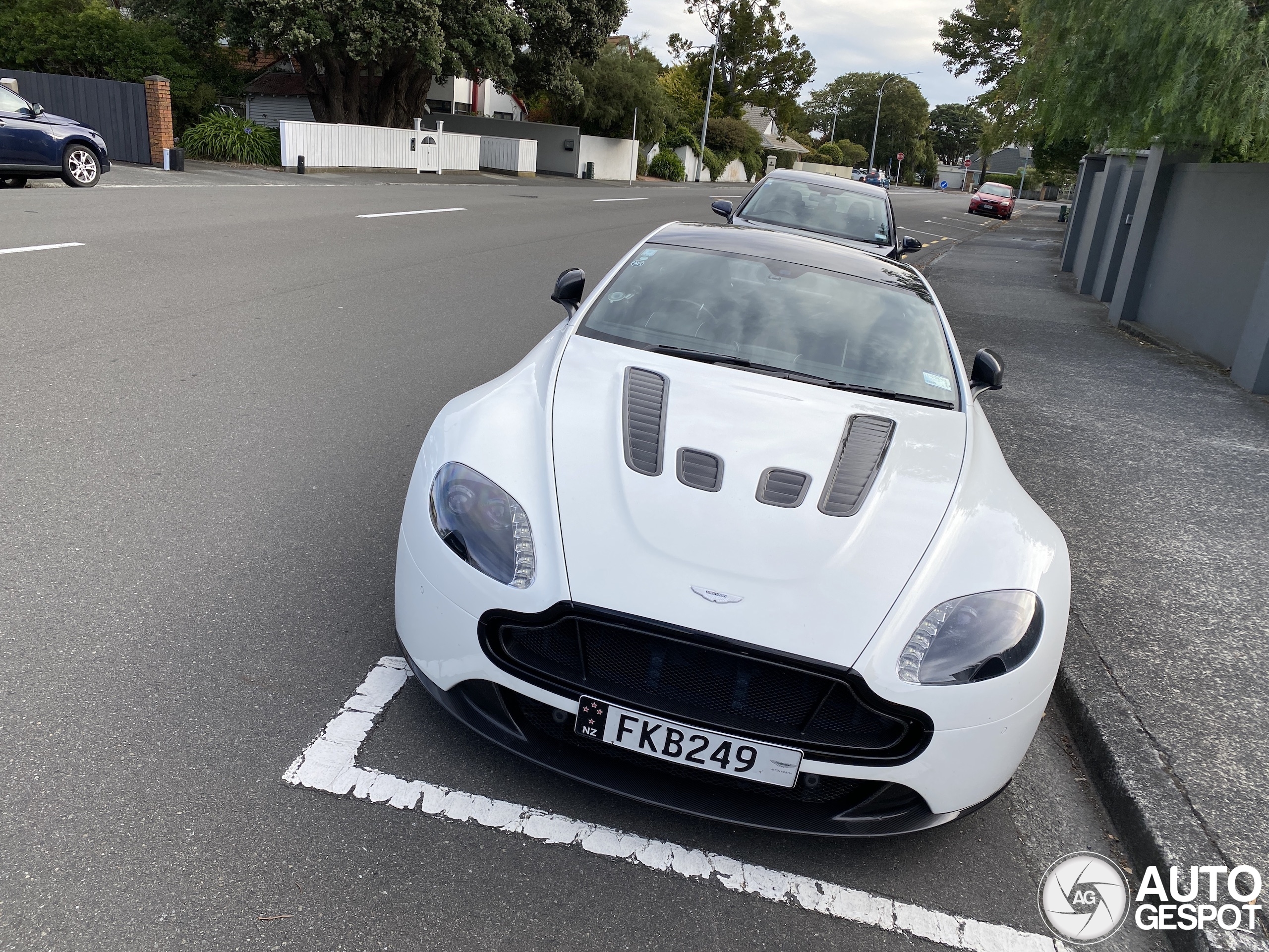 Aston Martin V12 Vantage S