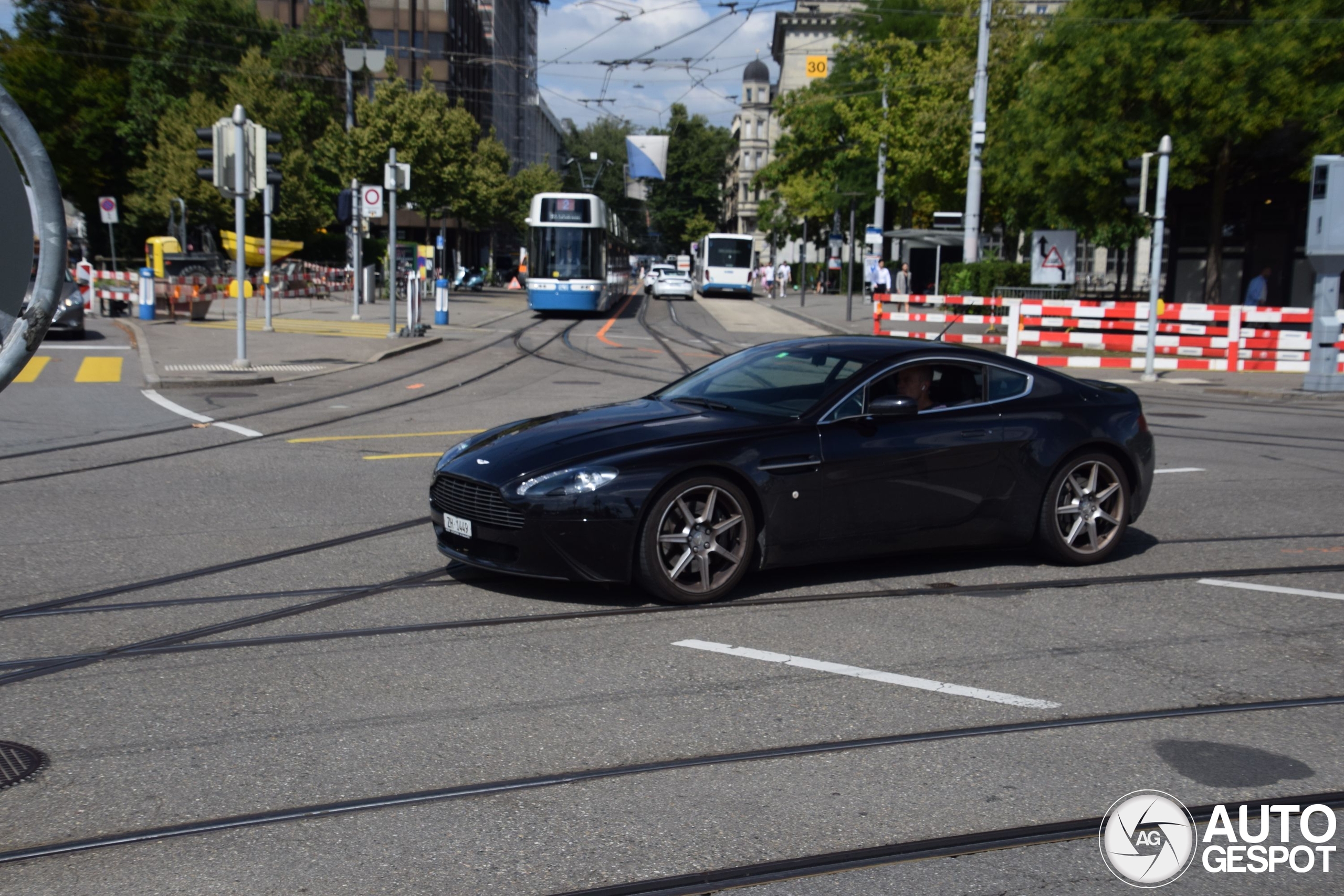 Aston Martin V8 Vantage