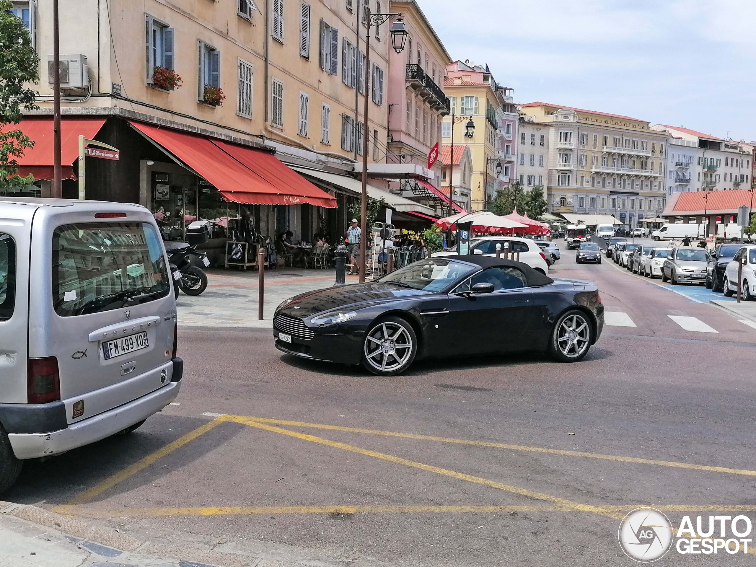 Aston Martin V8 Vantage Roadster