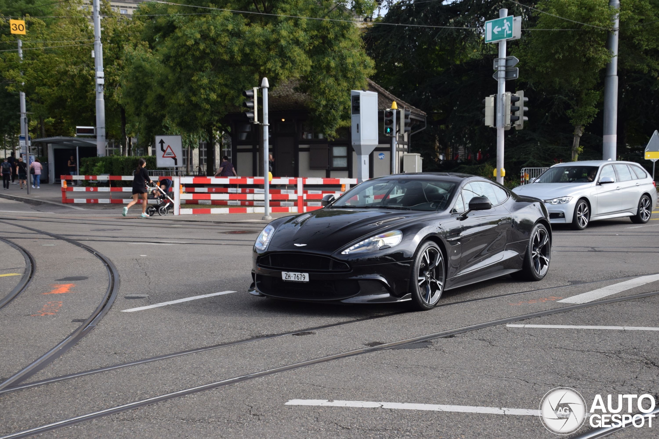 Aston Martin Vanquish S 2017