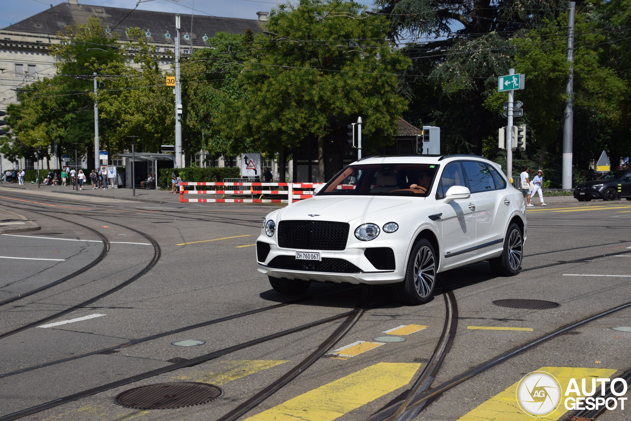 Bentley Bentayga Azure EWB