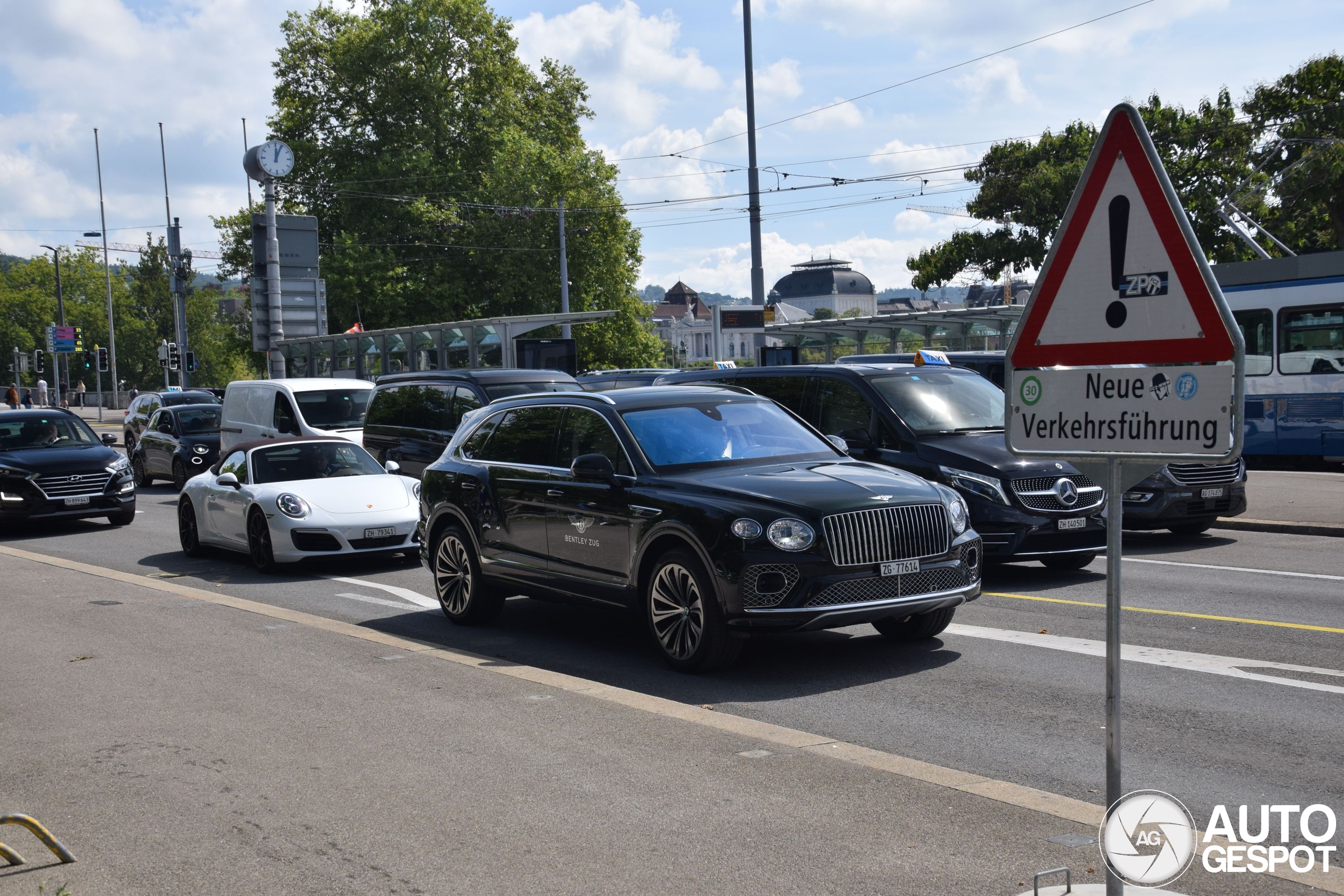 Bentley Bentayga Azure EWB First Edition