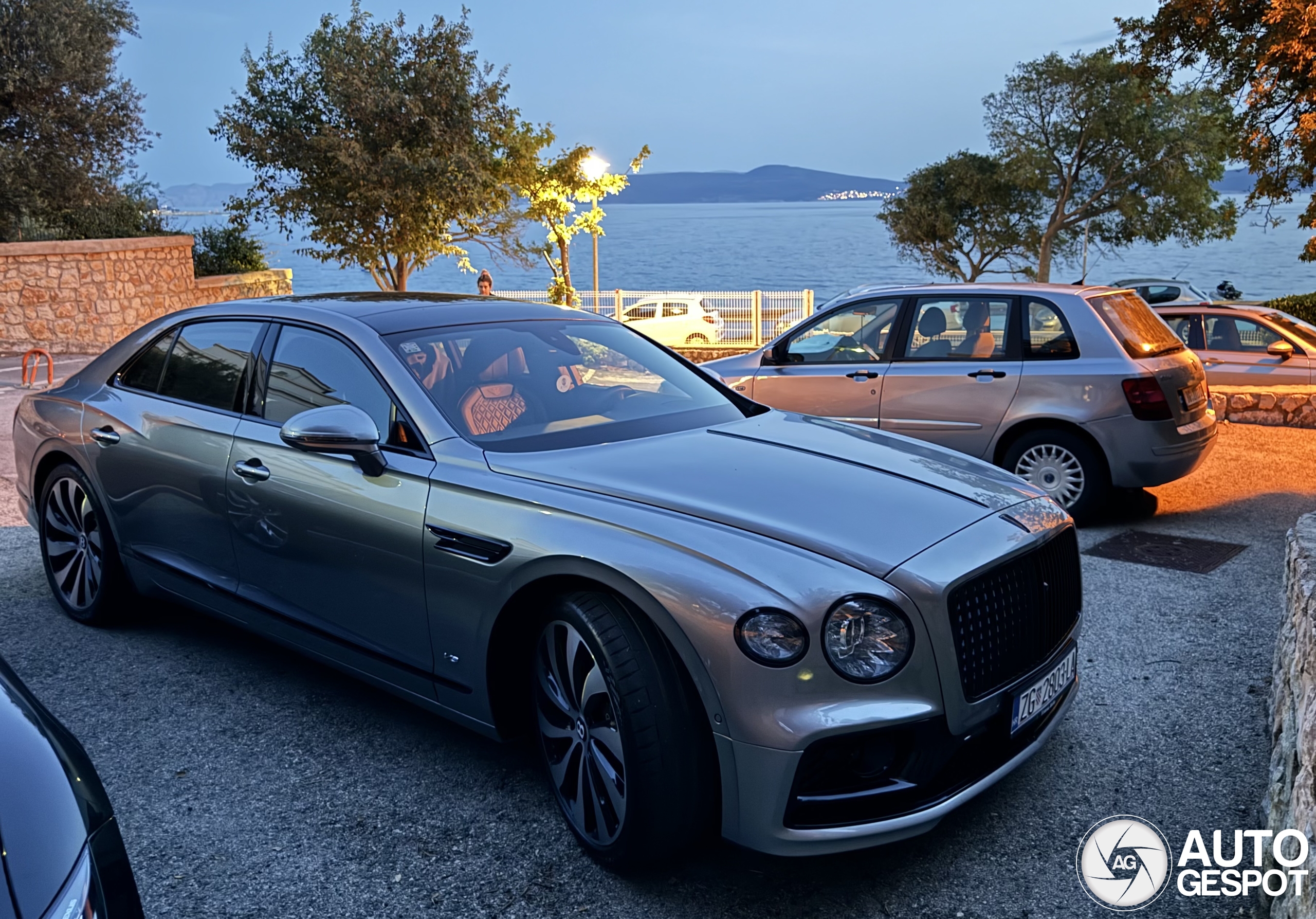 Bentley Flying Spur V8 2021