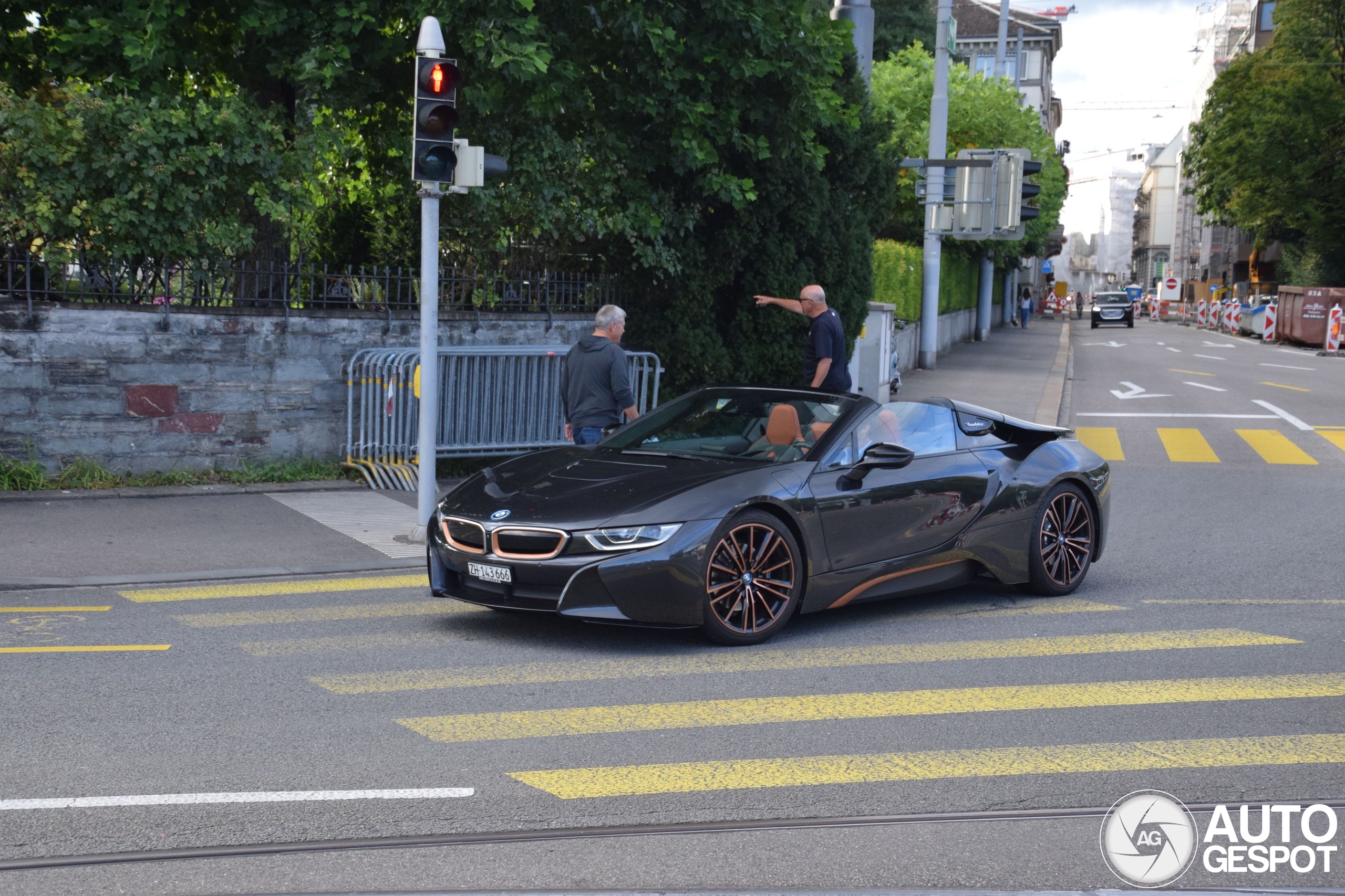 BMW i8 Roadster Ultimate Sophisto Edition