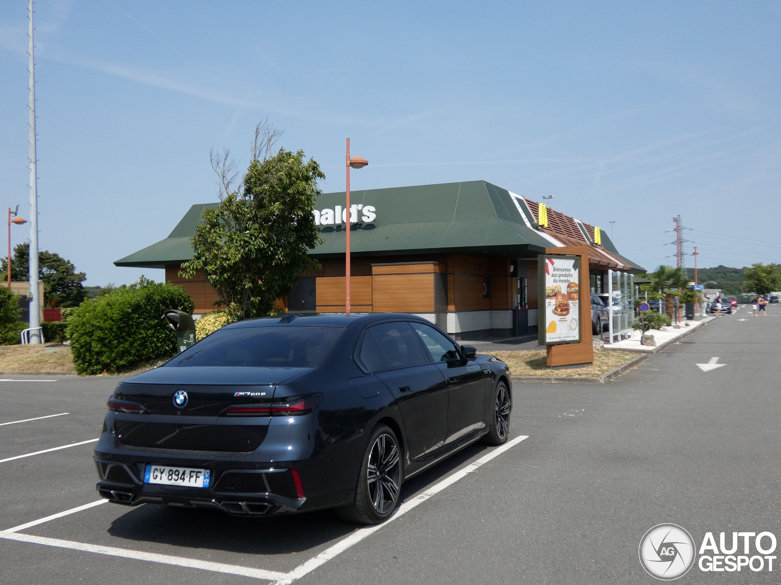 BMW M760e xDrive