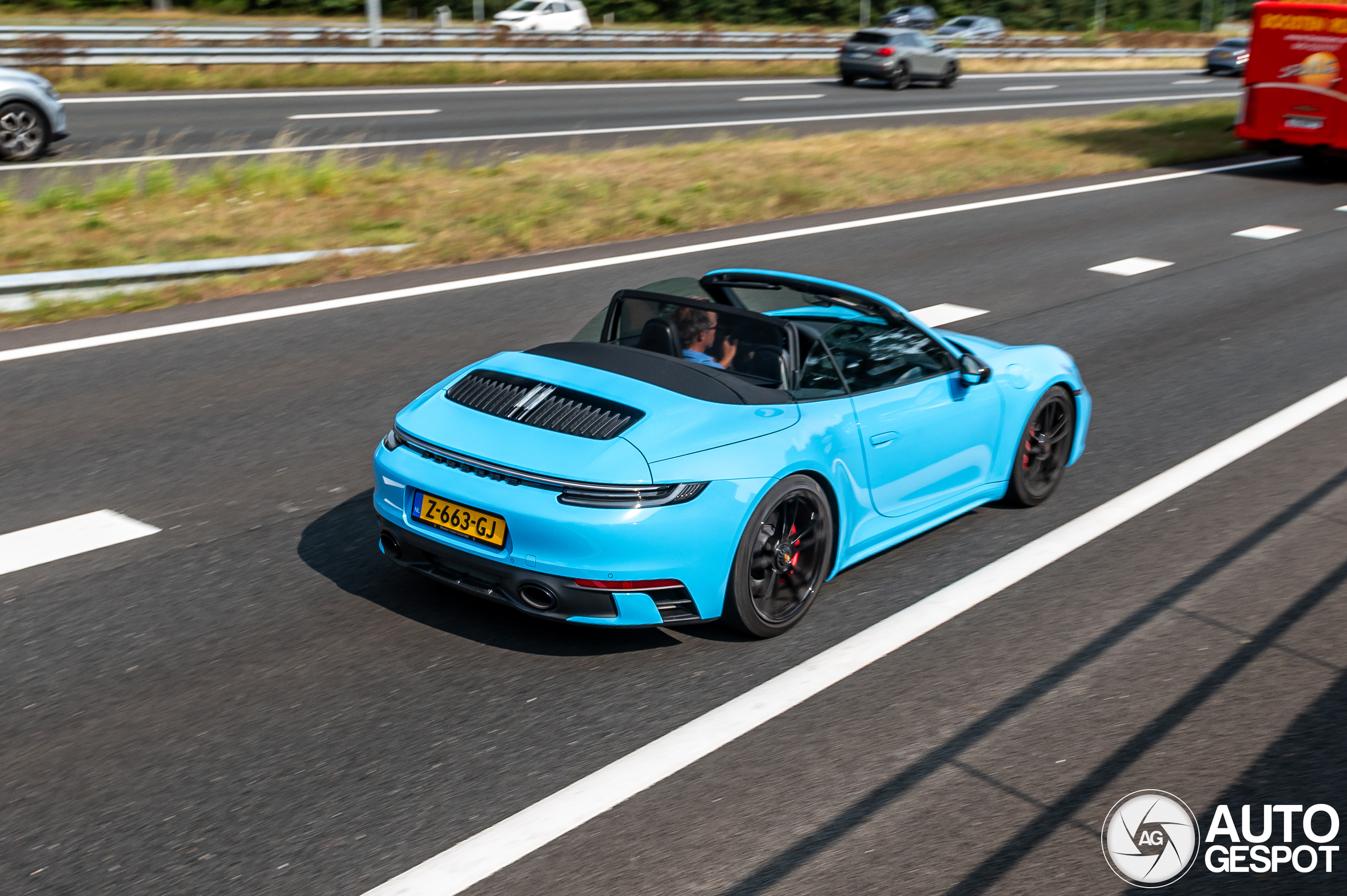 Porsche 992 Carrera 4 GTS Cabriolet