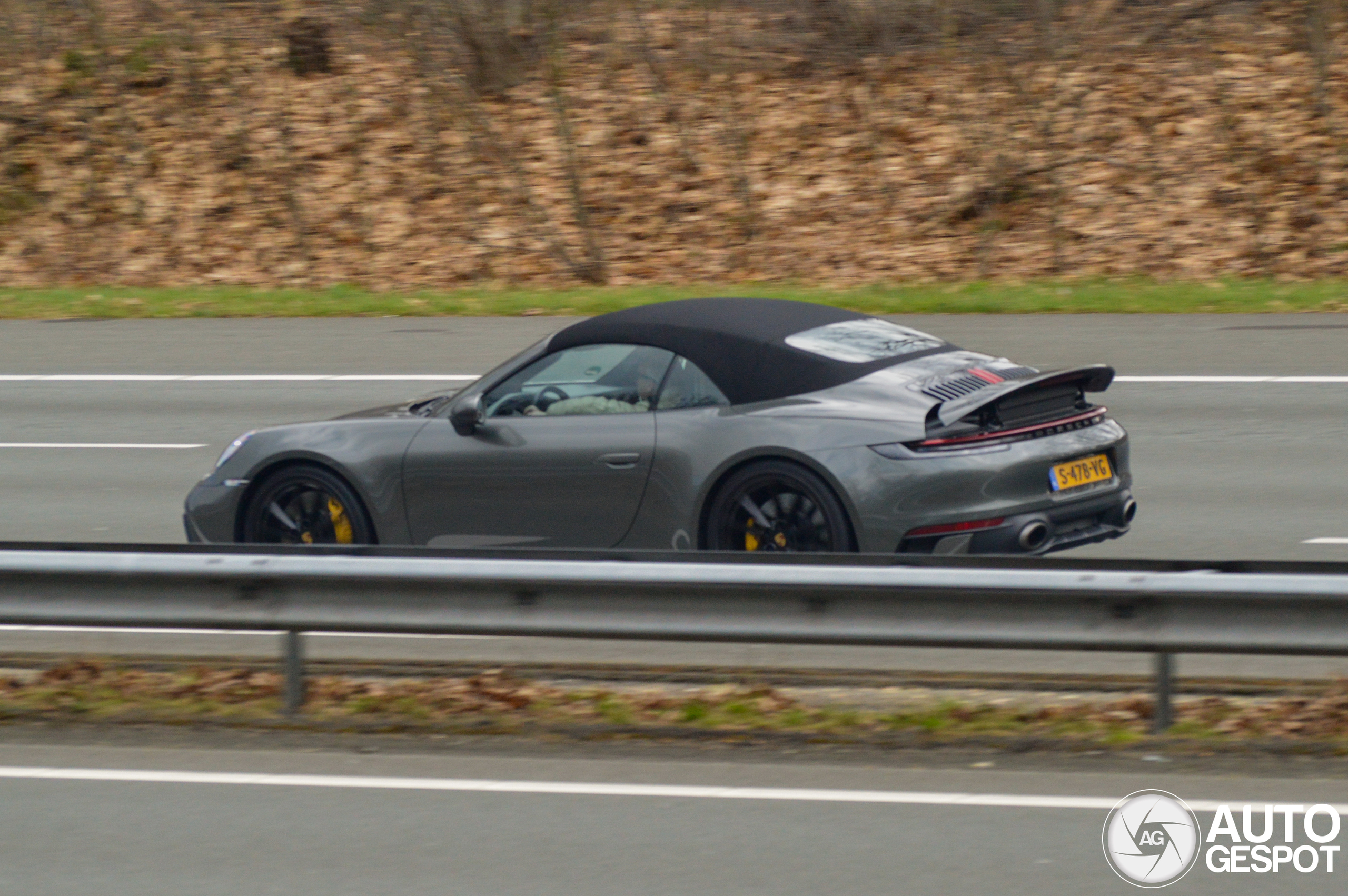 Porsche 992 Carrera 4S Cabriolet