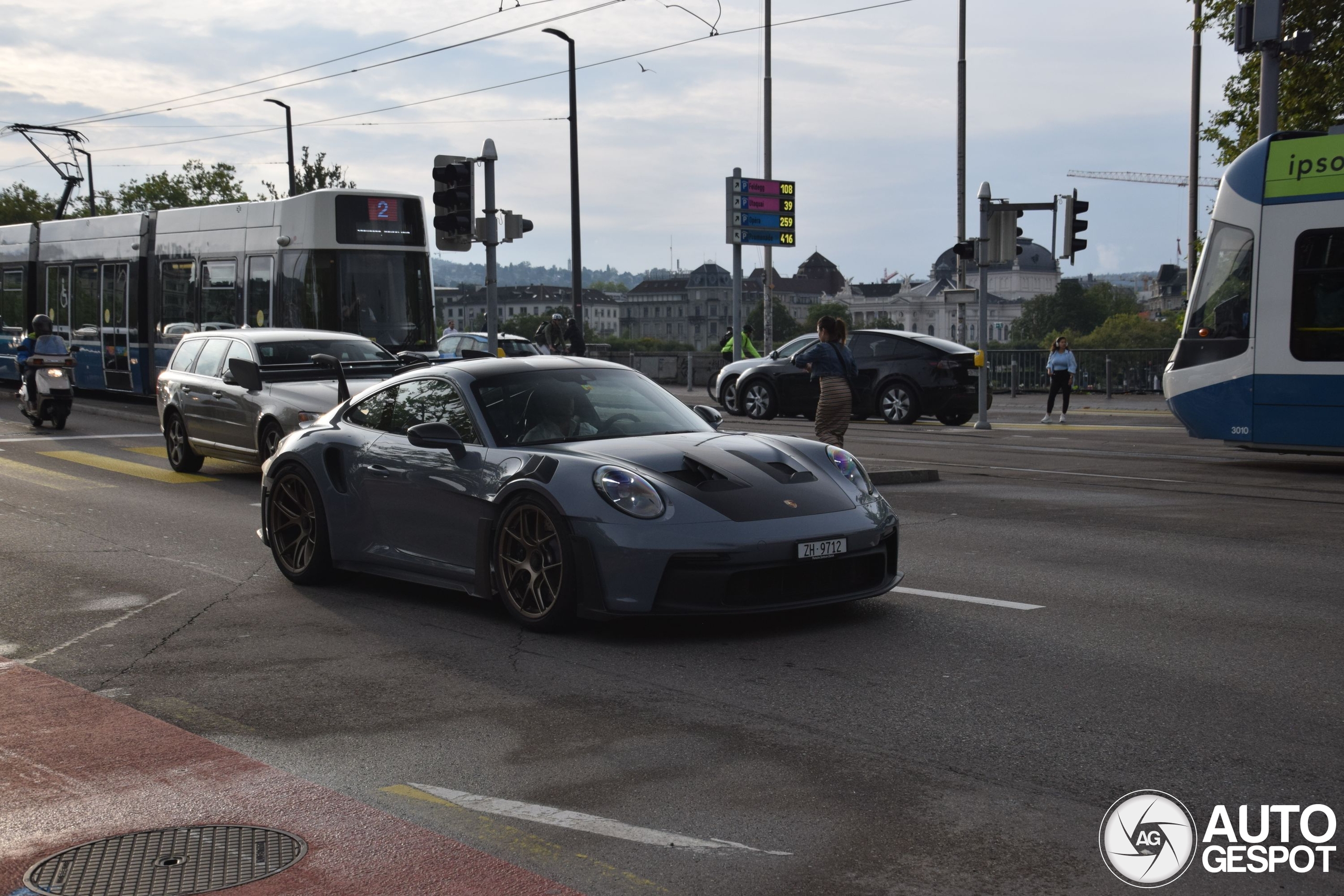 Porsche 992 GT3 RS Weissach Package