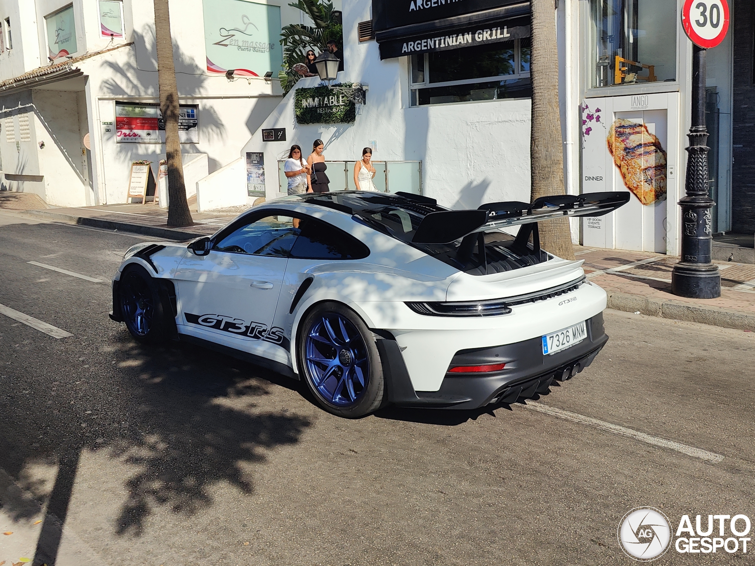 Porsche 992 GT3 RS Weissach Package