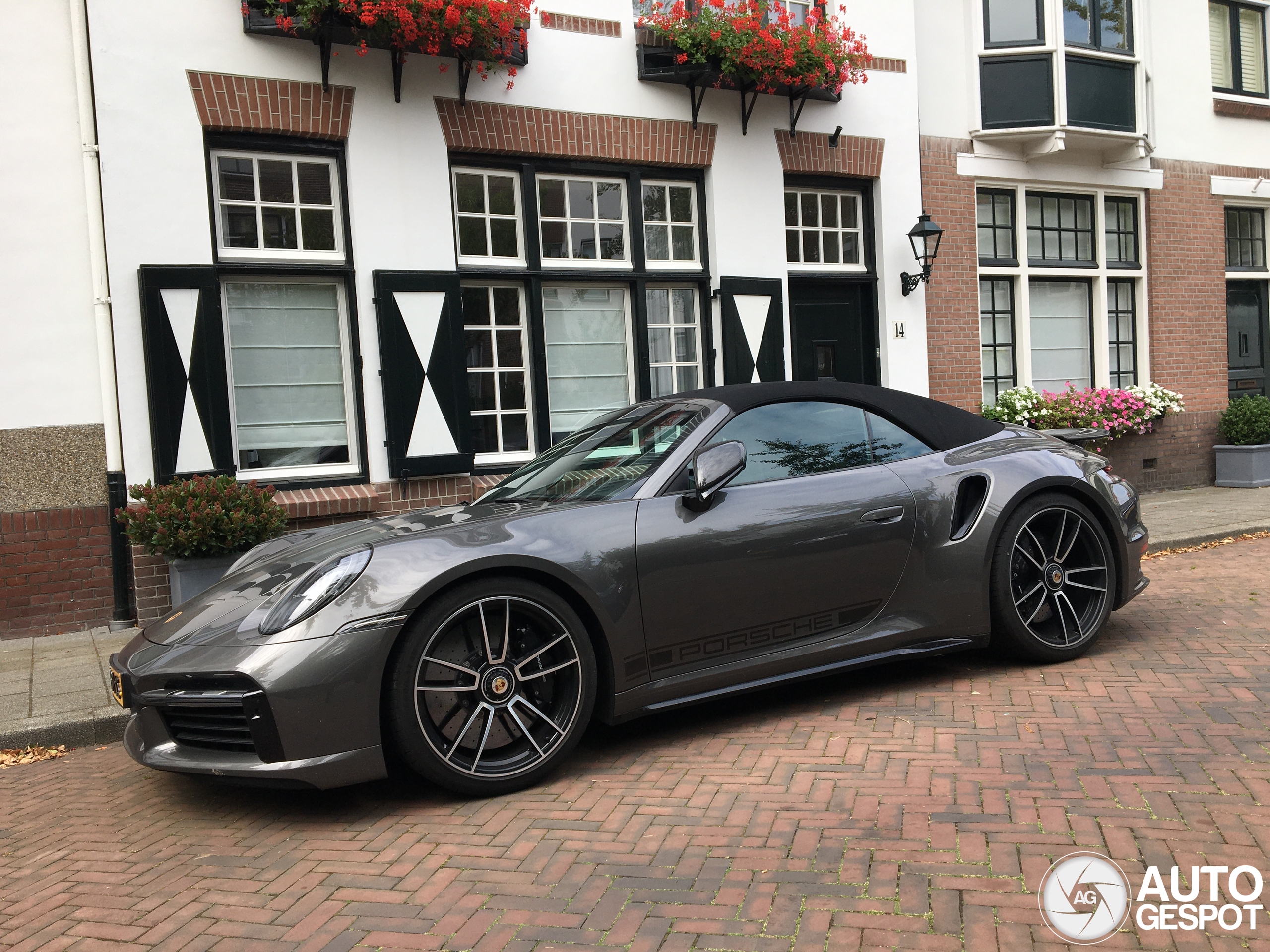 Porsche 992 Turbo S Cabriolet