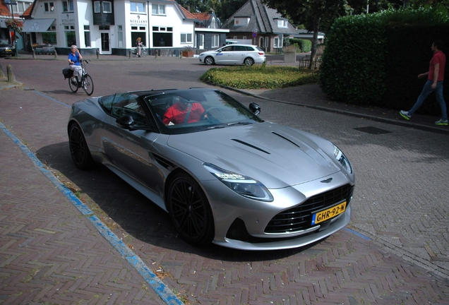 Aston Martin DB12 Volante