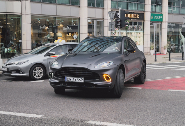 Aston Martin DBX