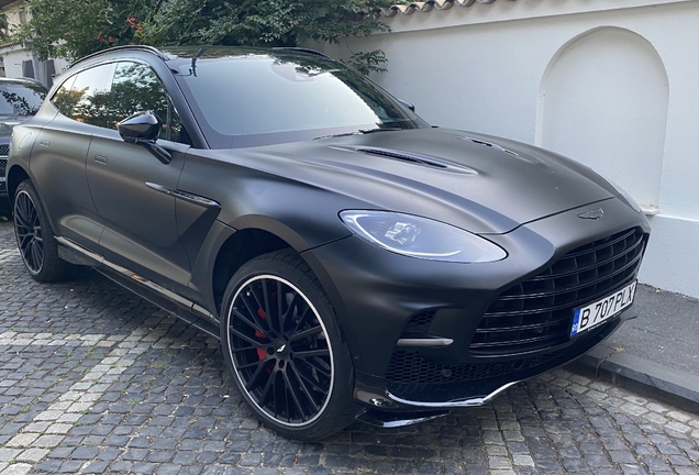 Aston Martin DBX707