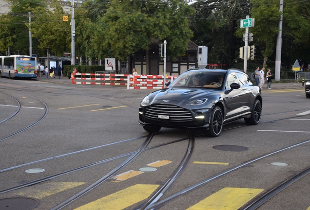 Aston Martin DBX707