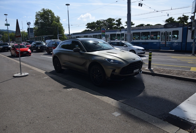 Aston Martin DBX707