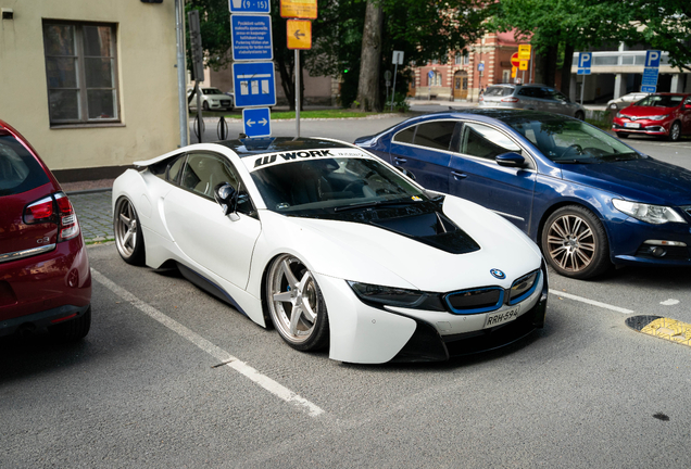 BMW i8