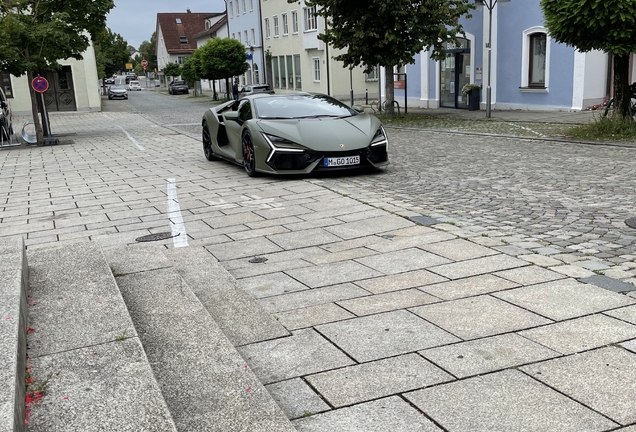 Lamborghini Revuelto