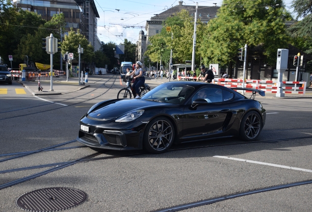 Porsche 718 Cayman GT4