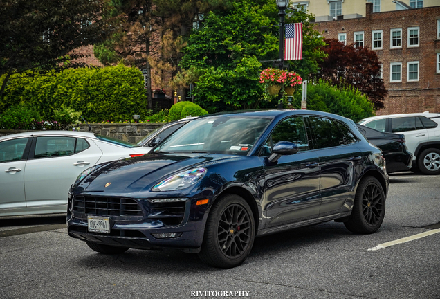 Porsche 95B Macan GTS